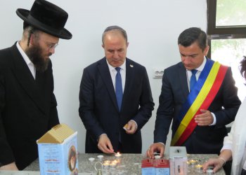 ראשי העיר אשדוד ויאסי בקבר הצדיק משטפנשט