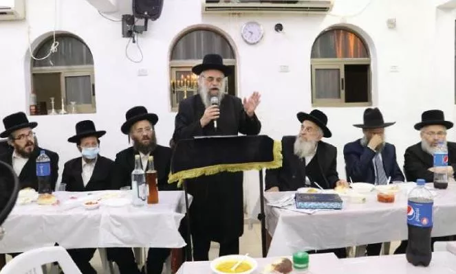 הג"ר יצחק אייזיק טפר שליט"א ר"מ בישיבת חזון נחום