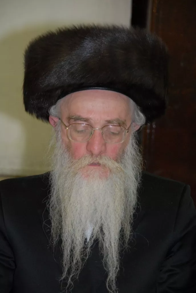 הגאון הצדיק רבי טוביה אריה טוביאס זצ''ל. אבל כבד