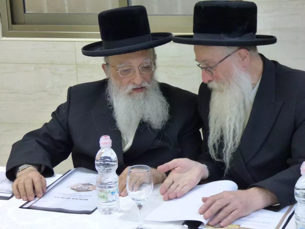 הגאון הצדיק רבי טוביה אריה טוביאס זצ''ל. אבל כבד