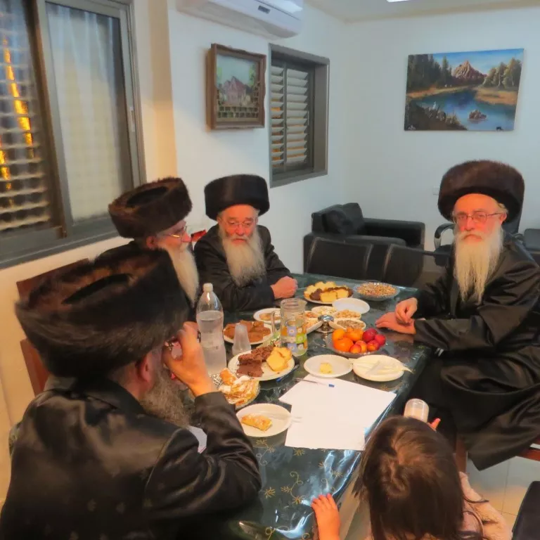 הגאון הצדיק רבי טוביה אריה טוביאס זצ''ל. אבל כבד