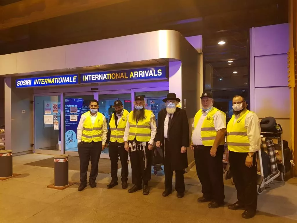 פעילי זק''א מתקבלים בברכה על ידי הרב הראשי לרומניה הרב שפר