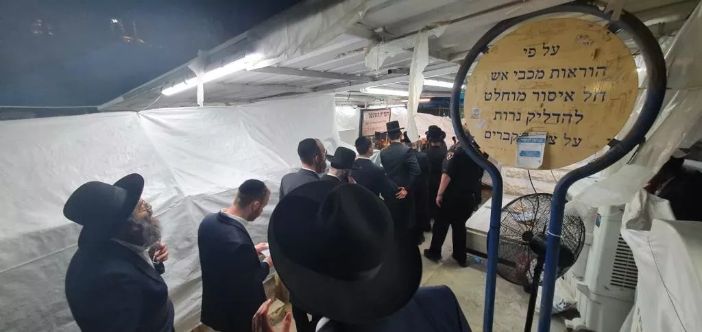הכניסה בהנחיית המשטרה בקבר הצדיק משטפנשט