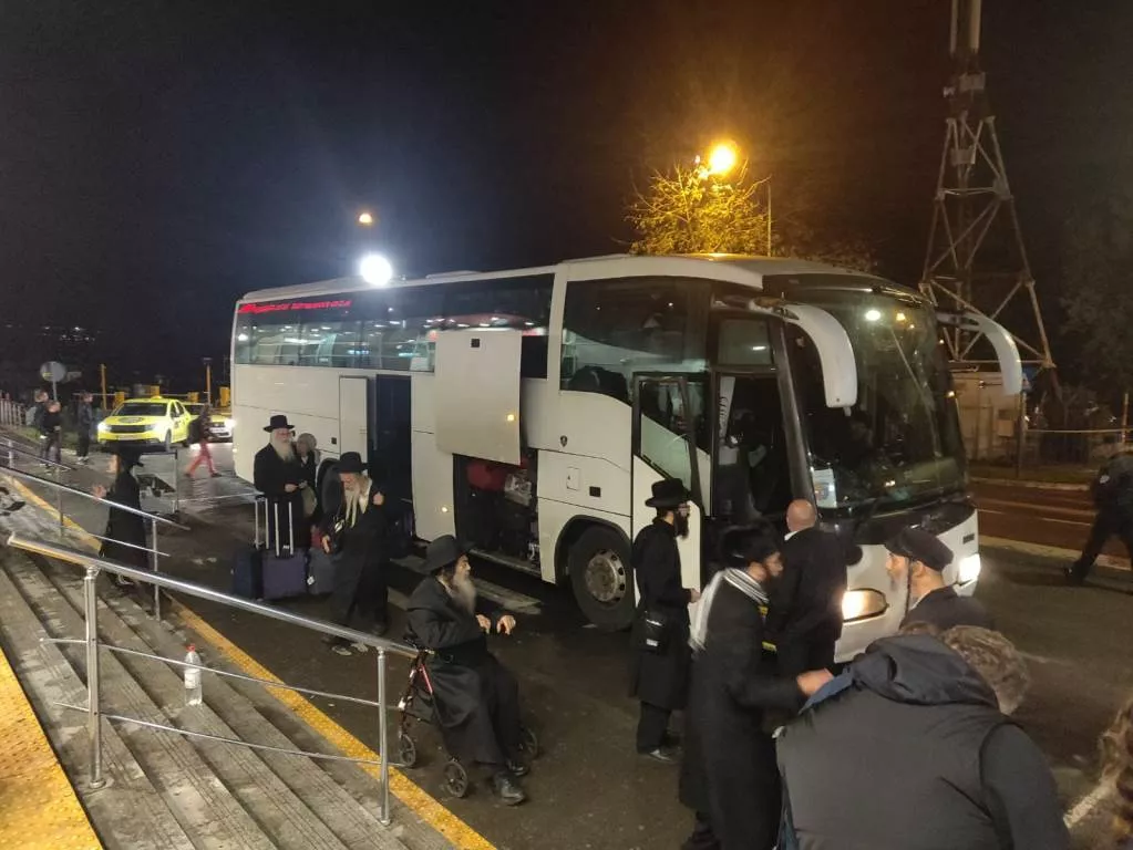 חסידי ברסלב ביאס, בדרכם חזור מראש השנה באומן